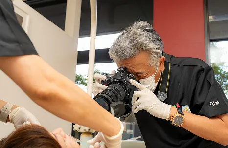 患者さまの骨格や顔立ちにフィットする、歯列の矯正法を提案しています